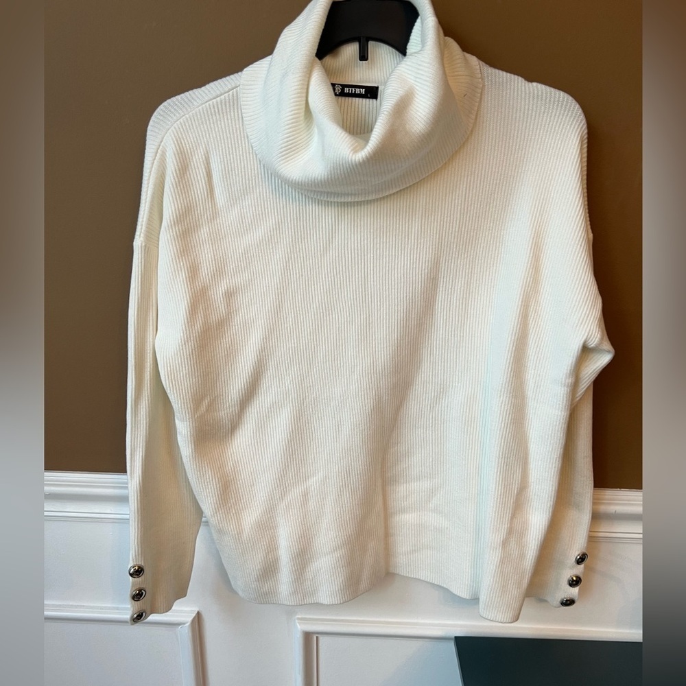 Btfbm Chic White Turtleneck Ribbed Sweater Size Large